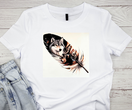 Native inspired feathers with a wolf, bear and dear - Tshirt